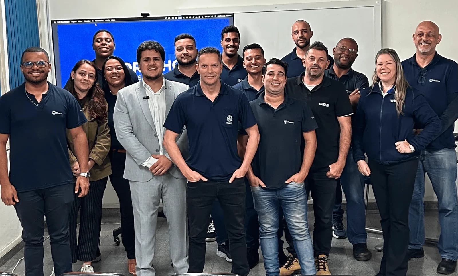 Acelerei realiza workshop de vendas consultivas para equipe da Thema Veículos em Juiz de Fora
